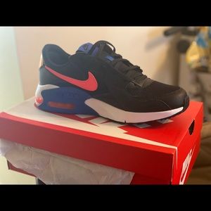 Nike airmax excee men’s size 9